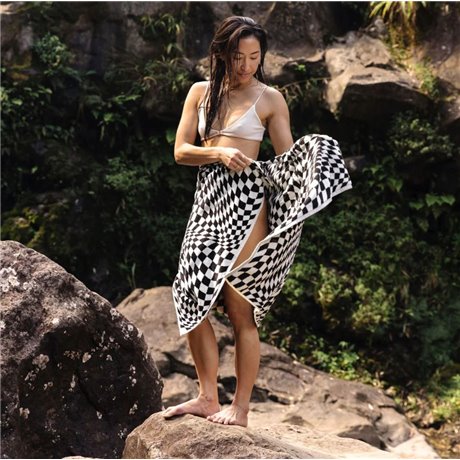 Slowtide - Opt Out Premium Woven Towel  76.2 x 152.4 cm 2